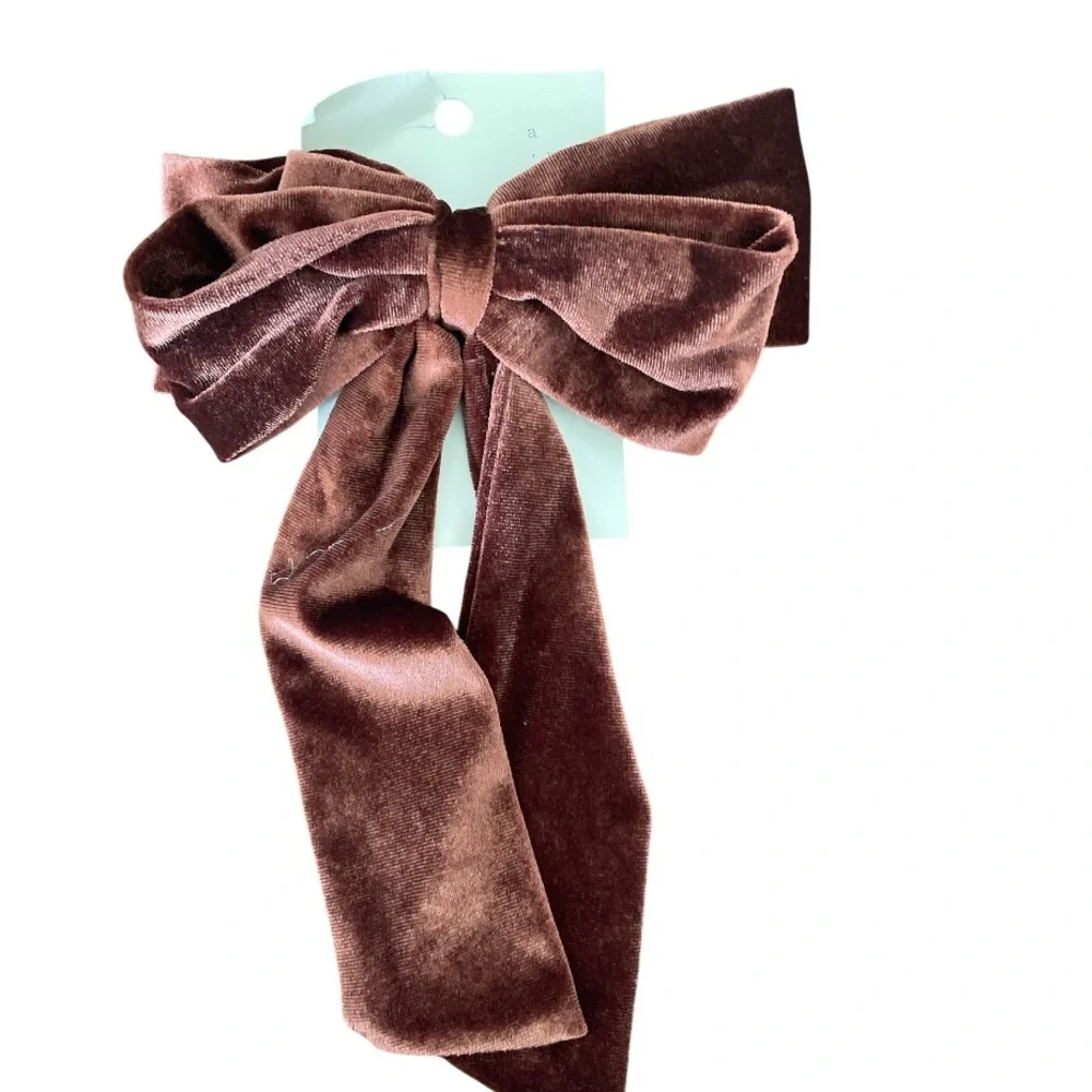 Wild Fable and Universal Thread Hair Bows